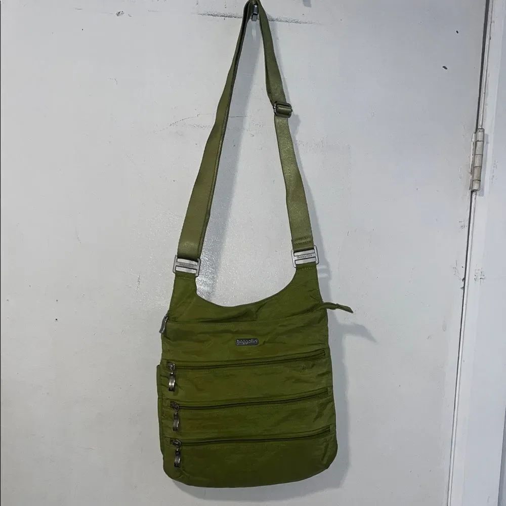 BAGGALLINI Lime Green Big Zipper Crossbody Purse